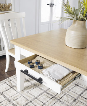 Buena Vista Dining Table