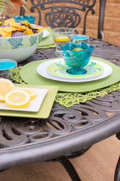 Turin 54″ Round Table