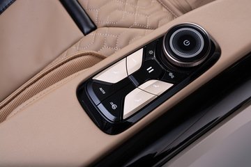 Quantum Zero Gravity Lay Flat Massage Chair - Champagne/Black