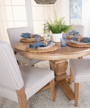 Java Round Table With 4 Brooke Upholstered Chairs