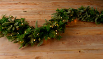Sienna Pine 9′ Pre-lit Artificial Christmas Garland with Clear Lights