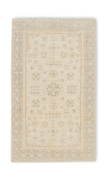 Handknotted 2′11″ x 4′11″ 