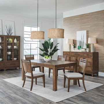Shaker Lakes Leg Table With 4 Side Chairs
