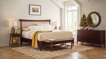 Hudson Valley King Spindle Bed