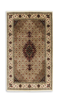 Hand Knotted 3′0″ x 5′2″ 