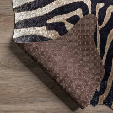 Montana Black Area Rug - 3′6″ X 4′4″