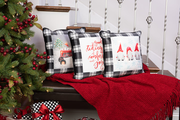 Assorted 18″ Black And White Pillows