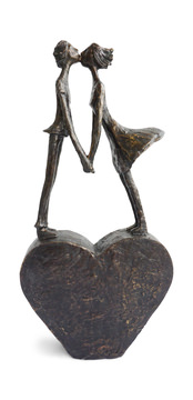 Kissing Couple Sculpture