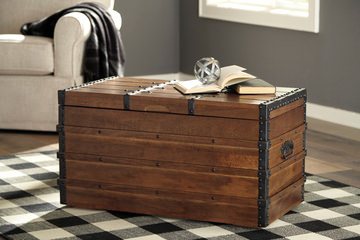 Serrano Storage Trunk